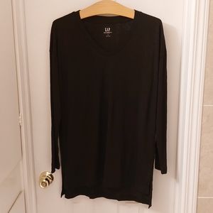 NWOT GAP Maternity Long Sleeve Top